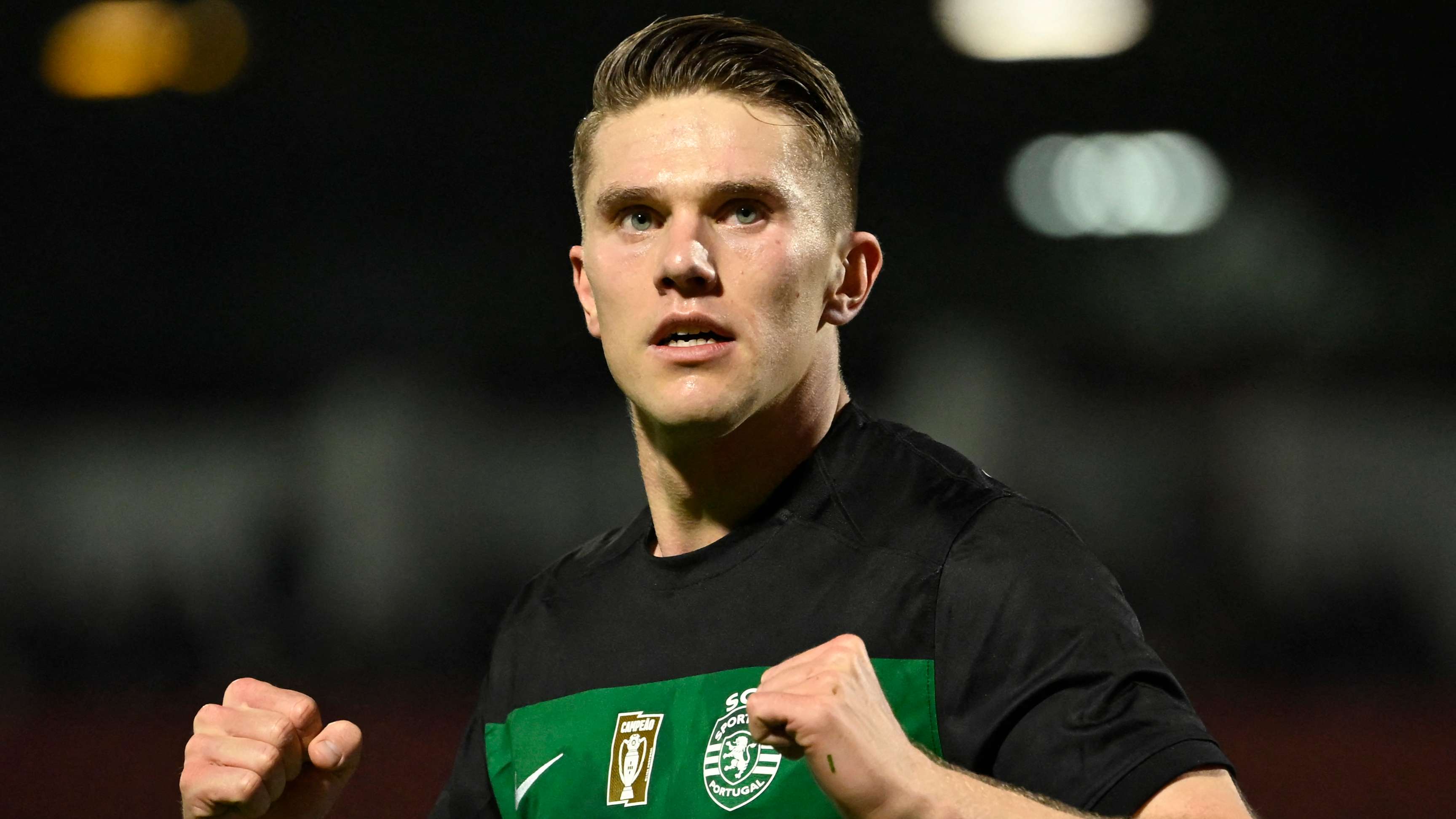 尽管他作为 尽管他作为